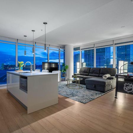Luxury Apartment On The 9Th Floor Near Stampede, Complimentary Wine, 2 Car Ug Parking Calgary Exterior photo