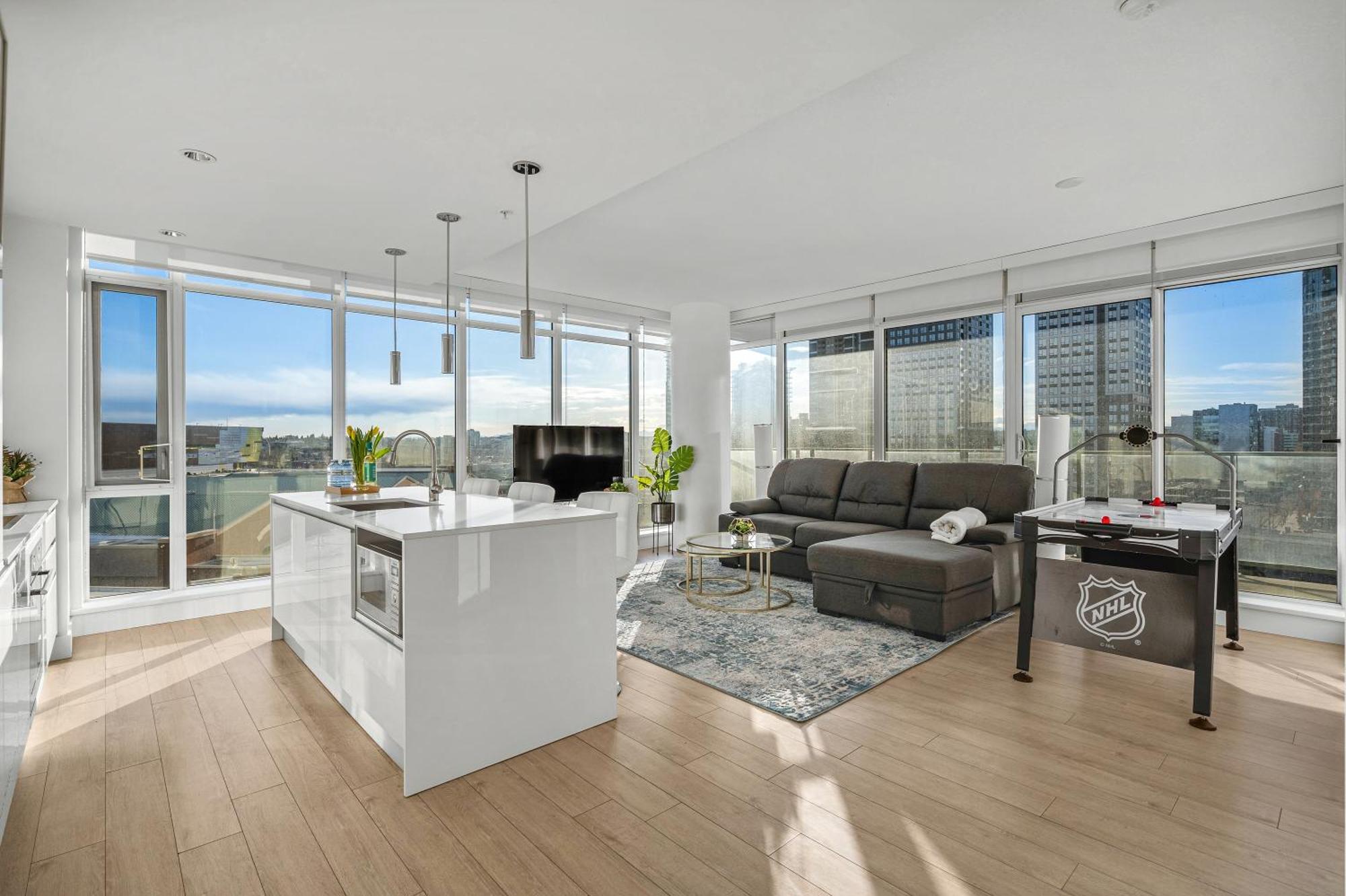 Luxury Apartment On The 9Th Floor Near Stampede, Complimentary Wine, 2 Car Ug Parking Calgary Exterior photo